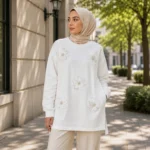 قميص نسائي طويل سادة باللون الأبيض مع تطريز زهور – صناعة تركية
