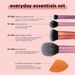 ⁦طقم فرش المكياج + 2 إسفنجات من Real Techniques – Everyday Essentials⁩ - الصورة ⁦7⁩