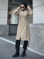 ⁦معطف شتوي طويل هودي باللون البيج – صناعة تركية⁩ - الصورة ⁦2⁩