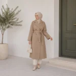 معطف نسائي طويل باللون البيج الرملي مع حزام خصر – صناعة تركية