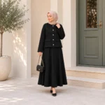 طقم نسائي باللون الأسود مكون من قميص وتنورة – صناعة تركية