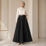 تنورة نسائية طويلة سوداء واسعة بخصر عالي مع حزام