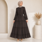 ⁦فستان نسائي شيفون طويل بطبقات وكشكش مع رباط خصر – تصميم تركي كلاسيكي⁩ - الصورة ⁦4⁩