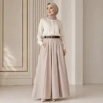 تنورة نسائية طويلة بيج رملي واسعة بخصر مطاطي مع حزام وجيوب – تصميم محتشم وأنيق – صناعة تركية