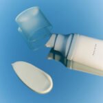 ⁦واقي شمس مرطب سنتيلا هيالو سيكا سيروم SPF50+ PA++++ من SKIN1004 – 50 مل⁩ - الصورة ⁦3⁩