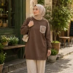 قميص نسائي طويل باللون البني الموكا مع جيب مطرز – صناعة تركية
