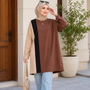 قميص نسائي واسع بتصميم ثنائي اللون بدرجات البني والبيج مع تفصيلة سوداء – إطلالة عصرية مريحة
