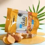 ⁦صابون الكركم التايلندي المبرد إكستريم وايت 70 جم – Isika Herbs Turmeric Cool Soap Extreme White⁩ - الصورة ⁦4⁩