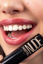 Pastel Nude Lipstick Moisturizing Formula Shade 523 - 4.3 g - Image 2