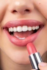 Pastel Nude Lipstick Moisturizing Formula Shade 524 - 4.3 g - Image 3