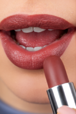 Pastel Nude Lipstick Moisturizing Formula Shade 528 - 4.3 g - Image 3